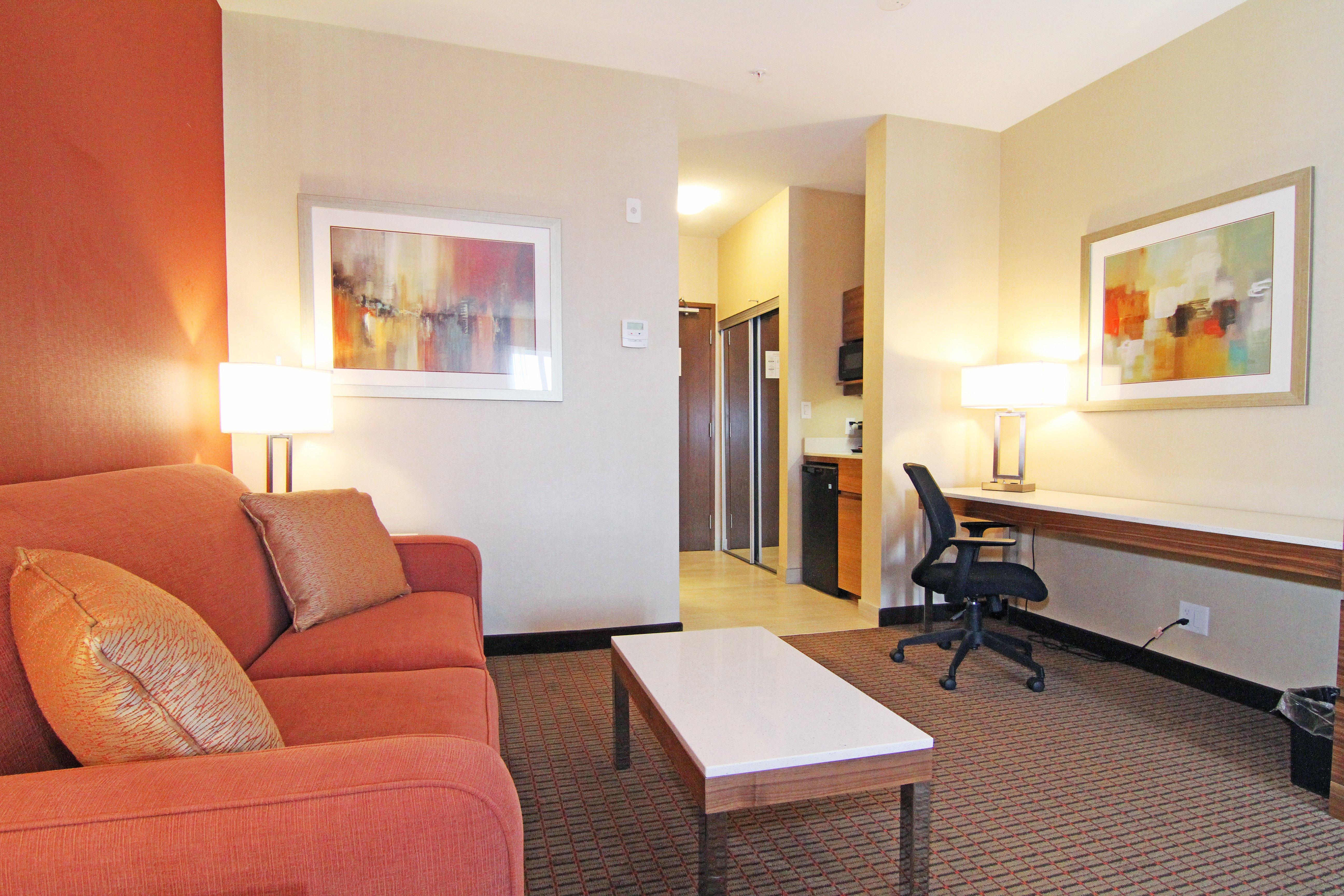 Holiday Inn Express And Suites Calgary University By Ihg Exteriör bild