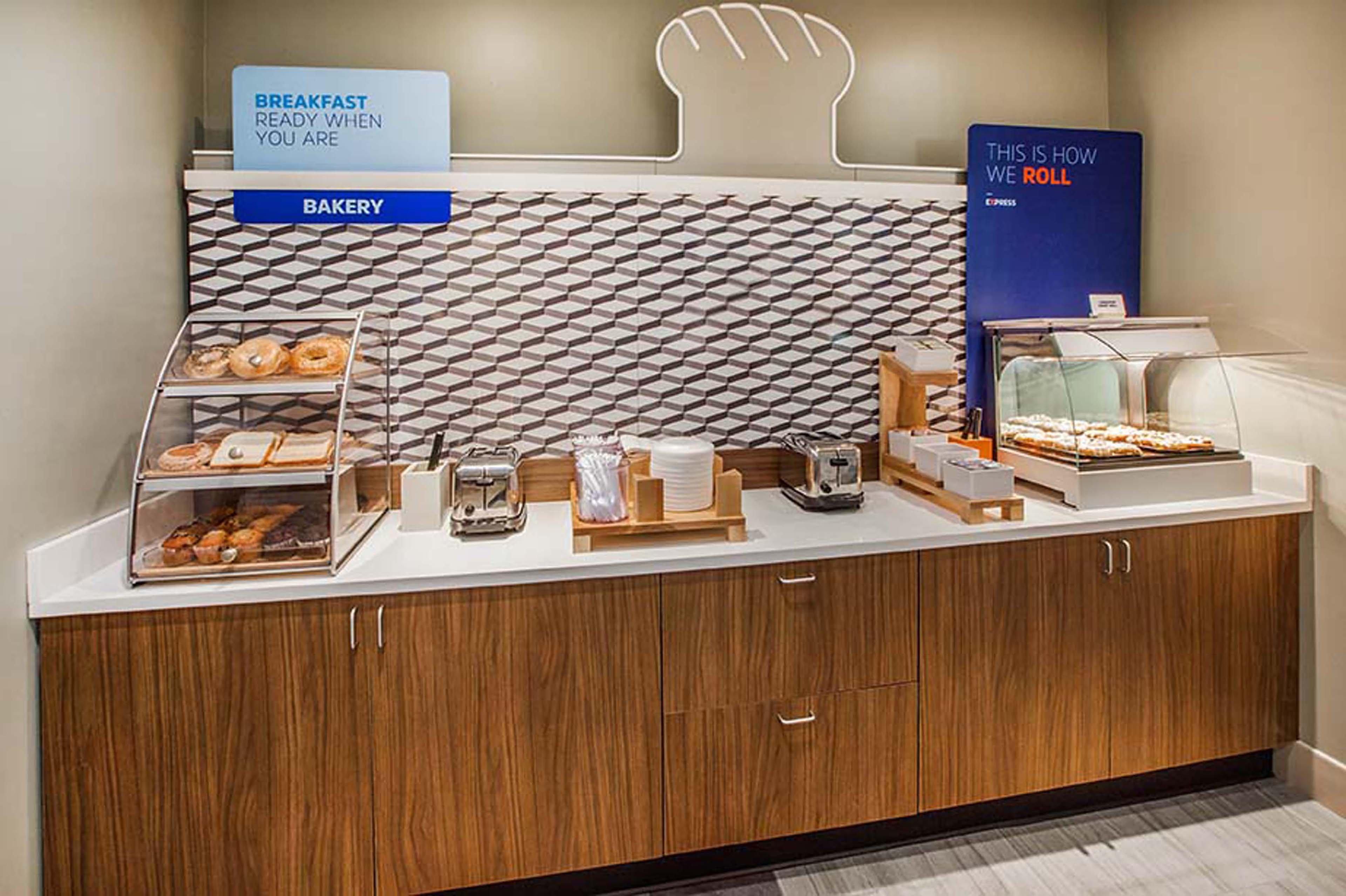 Holiday Inn Express And Suites Calgary University By Ihg Exteriör bild