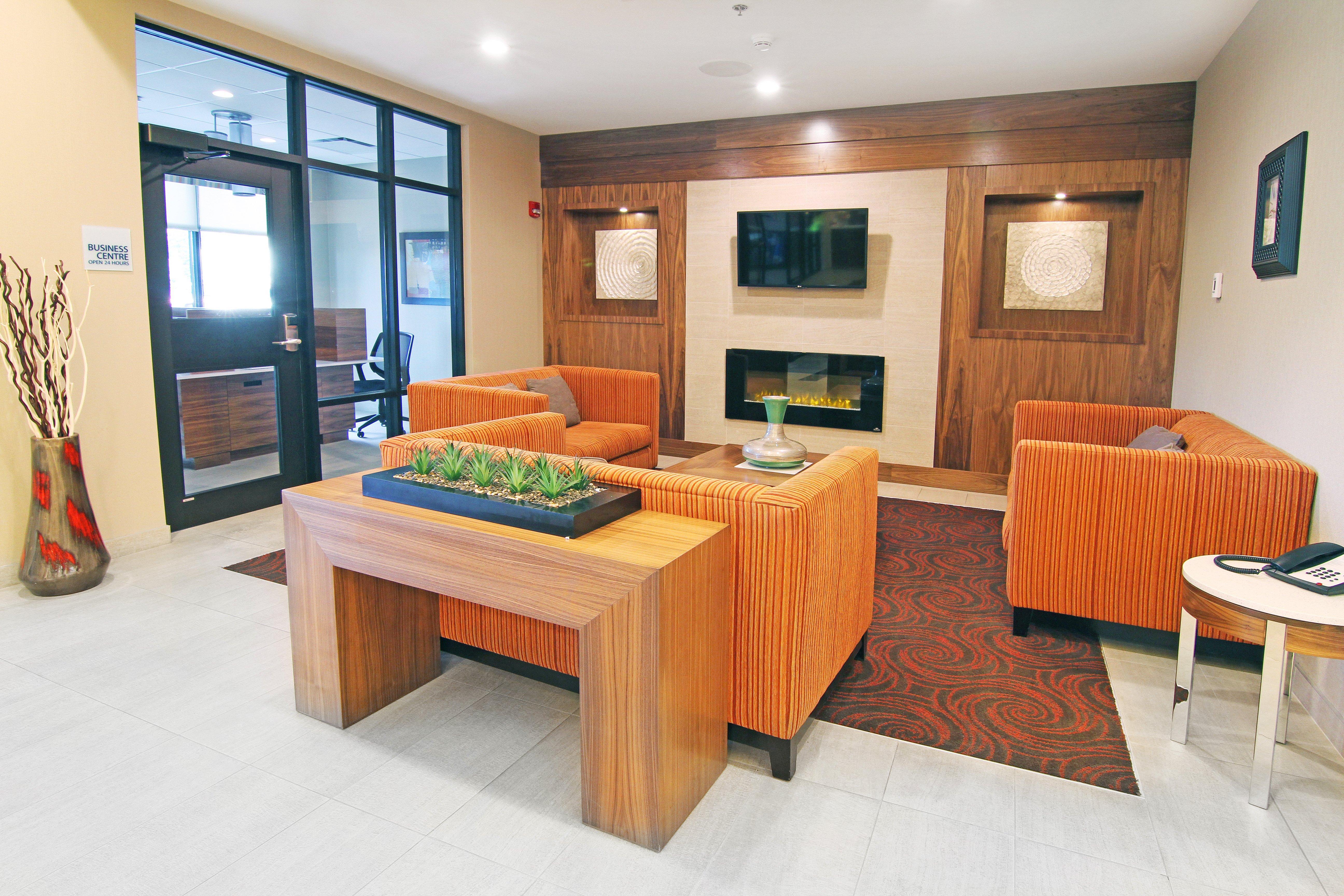 Holiday Inn Express And Suites Calgary University By Ihg Exteriör bild