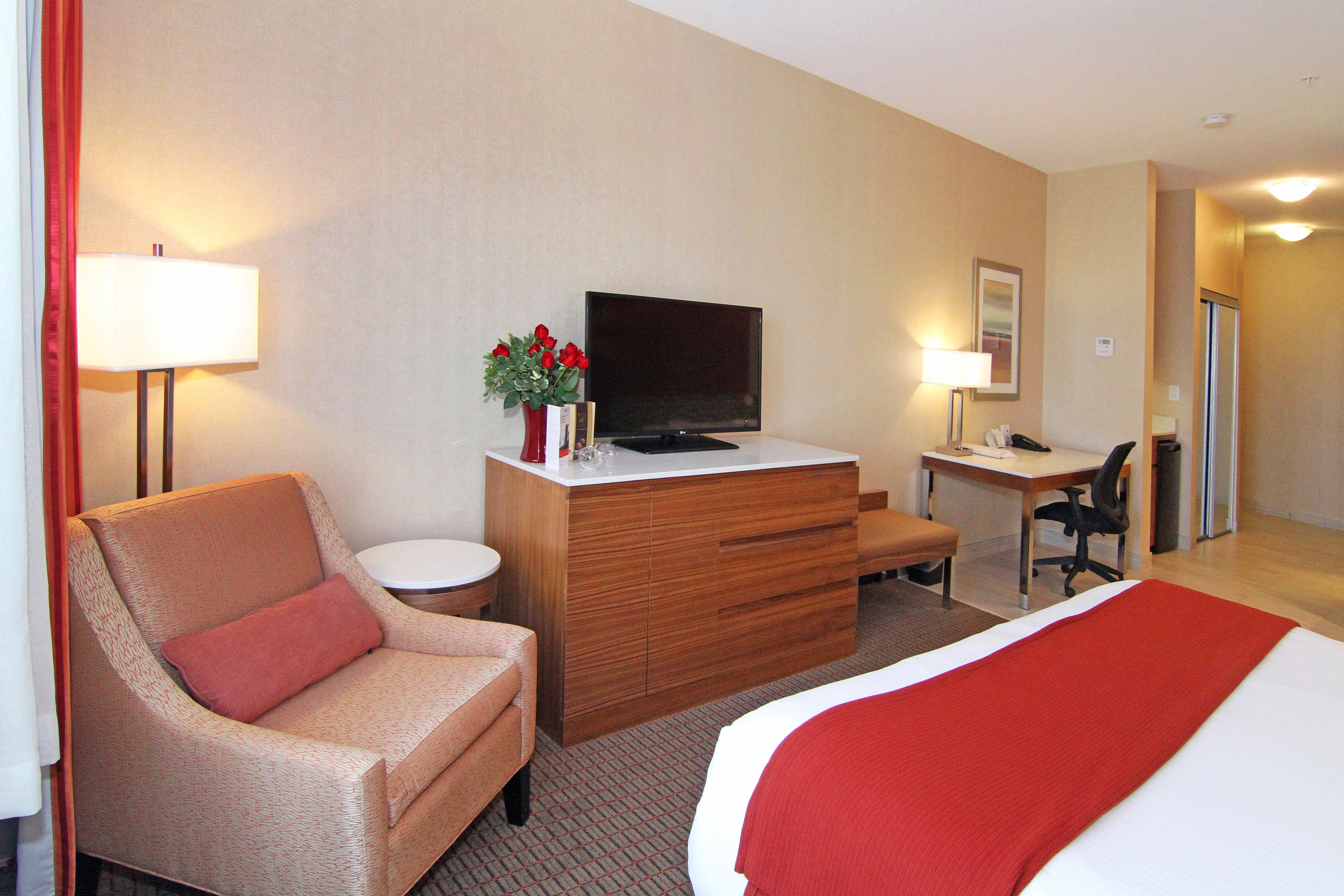 Holiday Inn Express And Suites Calgary University By Ihg Exteriör bild